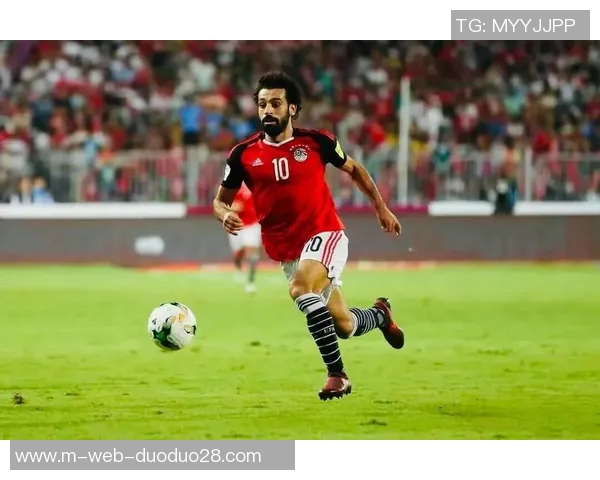 萨拉赫在绿茵场上的传奇之路与未来展望：从埃及小子到世界巨星的蜕变