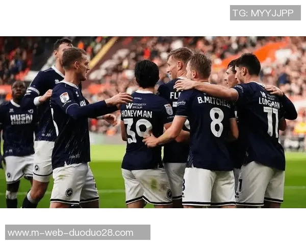 赫尔城与诺维的激烈对决展现英冠球队的拼搏精神与战术智慧 赫尔城与诺维的激烈对决展现英冠球队的拼搏精神与战术智慧